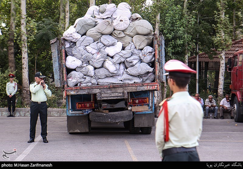 خروج 2 میلیارد دلار ارز از کشور برای قاچاق پوشاک خارجی