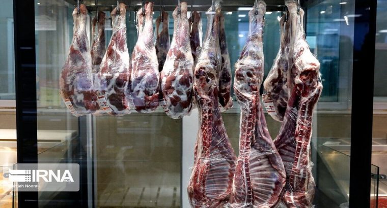 توزیع ۱۵ تن گوشت گرم گوسفندی در مهاباد آغاز شد