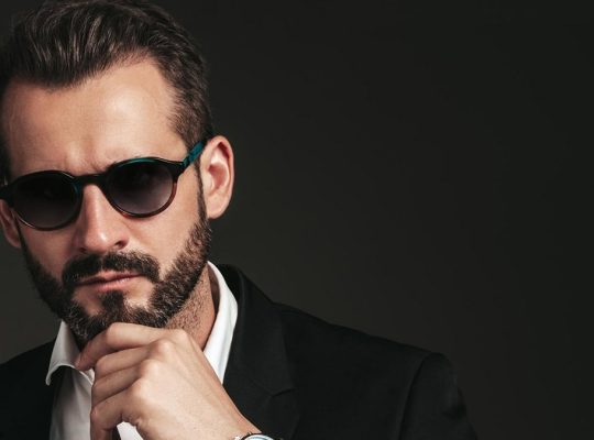 عینک آفتابی مخصوص فصل تابستان؛ ترکیبی از مد روز، راحتی و سلامت چشم