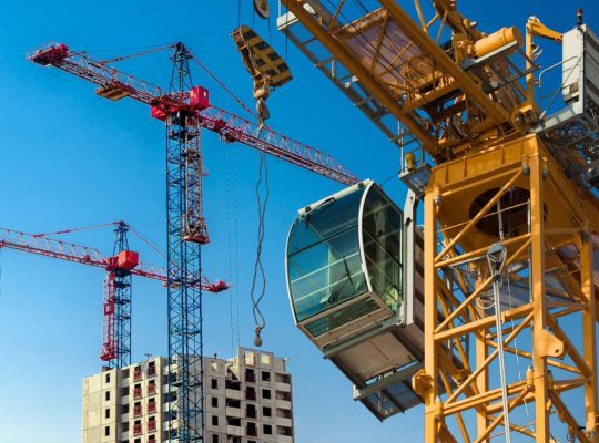 نقش خدمات تاورکرین و آسانسور کارگاهی در ساخت‌وساز حرفه‌ای