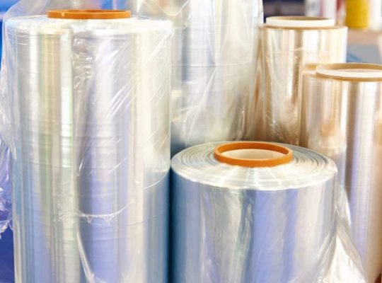 مقایسه نایلون شیرینگ و استرچ فیلم در صنایع بسته‌بندی 📦🔍