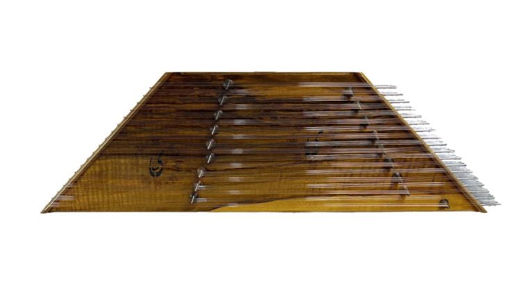 قیمت سنتور و لوازم جانبی آن به چه عواملی بستگی دارد؟