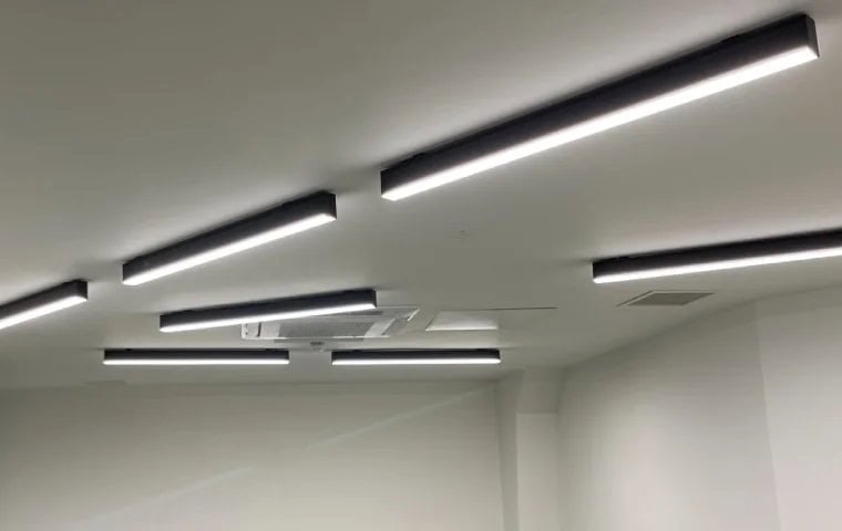 لاین نوری سقف روکار