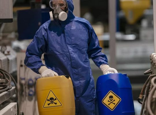 راهنمای جامع خرید مواد شیمیایی صنعتی در ایران