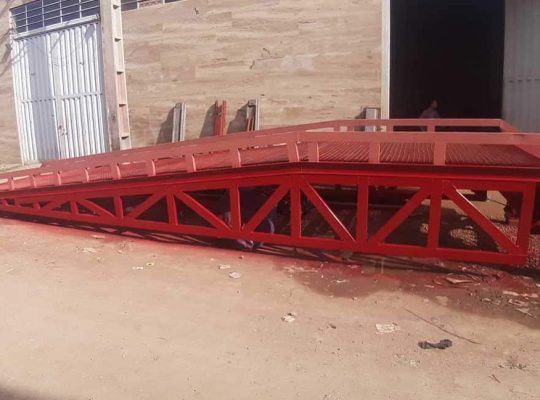 رمپ بارگیری صنعتی چیست؟ کاربرد و انواع آن