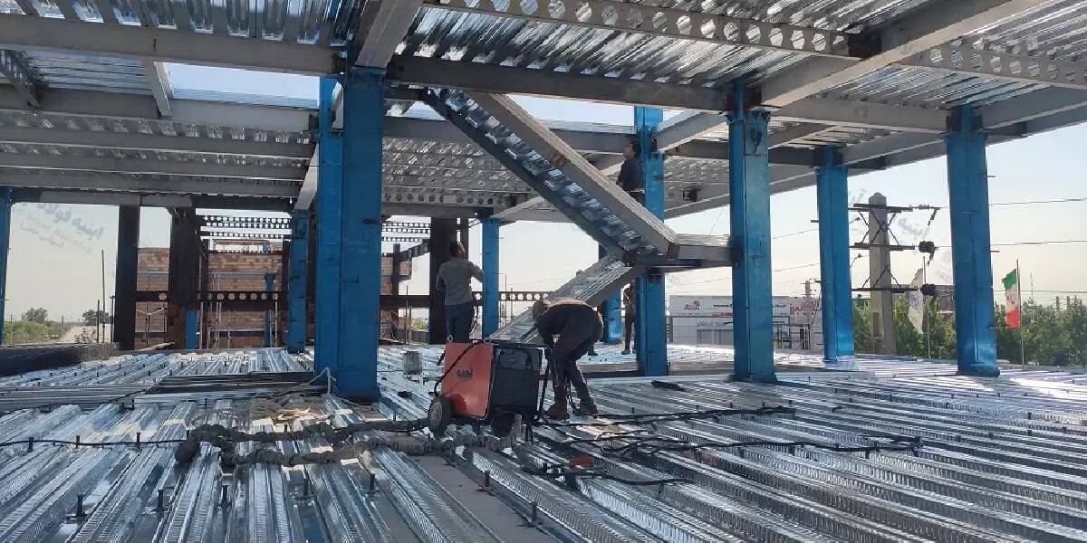 عوامل اصلی تأثیرگذار بر قیمت ورق فولادی در ایران