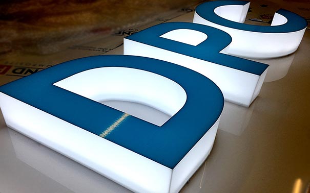 نئون پلاستیک و تابلو سازی