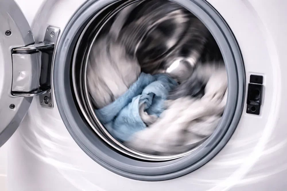 بار نامتوازن و اشتباه در چیدن لباسها داخل دیگ